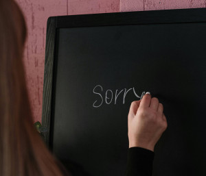 Η «Συγνώμη» και η σημασία που έχει και για τις δυο πλευρές της υπόθεσης