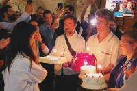 Η Τόνια Σωτηροπούλου έγινε 37 ετών - Οι τέσσερις τούρτες και η ευχή τρολ της Δανάης Μιχαλάκη