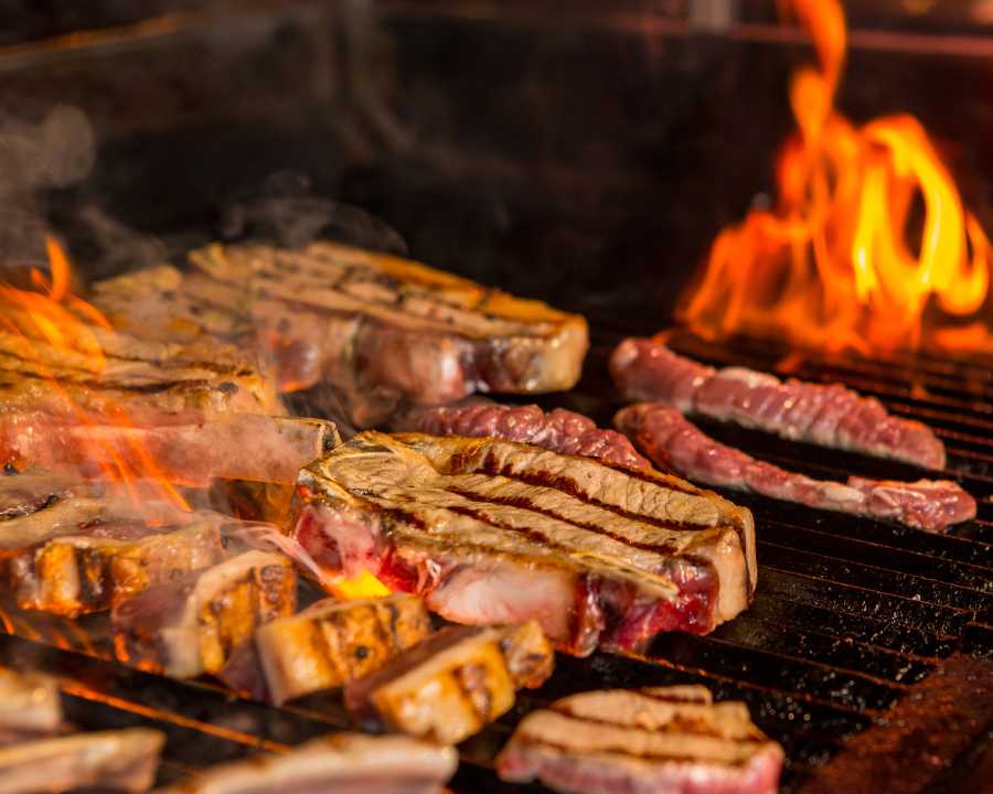 half-grilled-half-ready-raw-steaks-grill-1.jpg