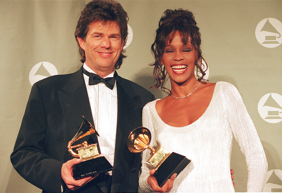 WHITNEY_HOUSTON_13_xronia_xwris_ti_fwni_tis_11_1fd02.jpg
