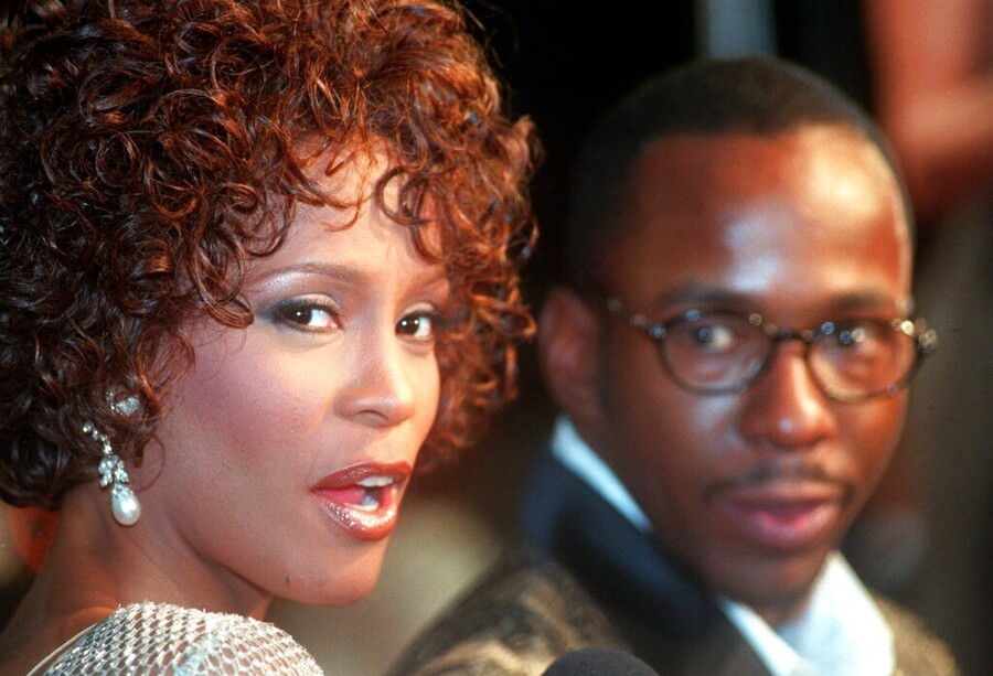 WHITNEY_HOUSTON_13_xronia_xwris_ti_fwni_tis_17_053cc.jpg