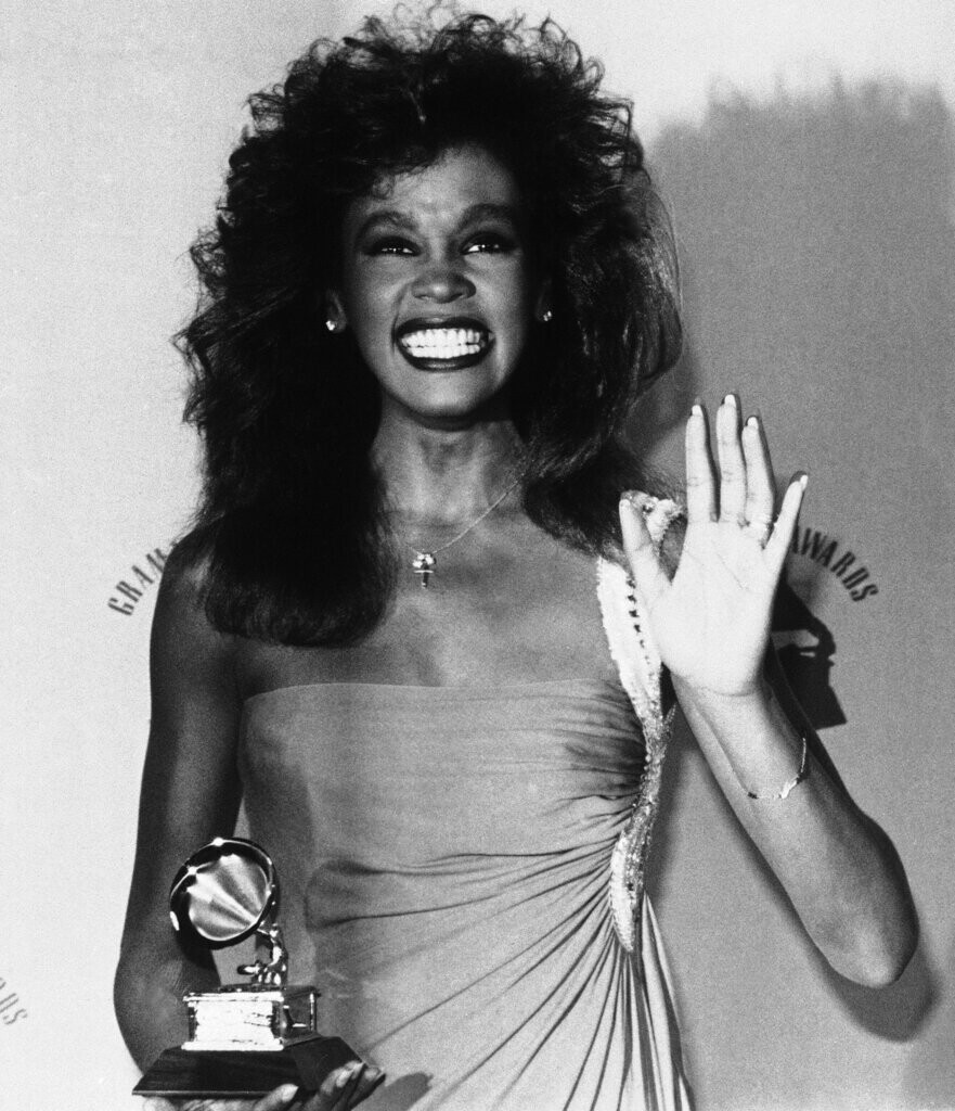 WHITNEY_HOUSTON_13_xronia_xwris_ti_fwni_tis_8_52b92.jpg