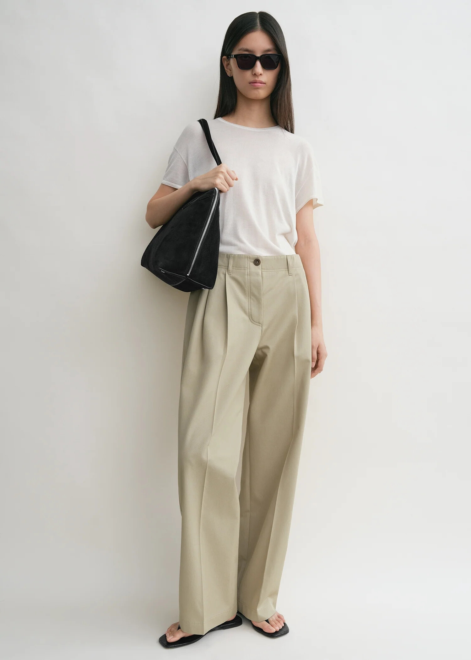 TOTEME ECOM SEASONAL SS25 TROUSERS 242 WRB1641 FB0103 RELAXED CHINO TROUSERS DESERT 024 AIMAGE 7cd17