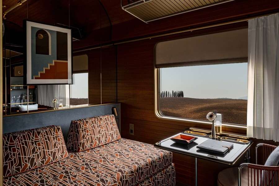 dimorestudio-la-dolce-vita-orient-express-train_dezeen_2364_col_1-1704x1136_f7889.jpg