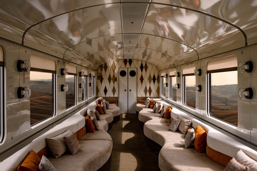 dimorestudio-la-dolce-vita-orient-express-train_dezeen_2364_col_4-1704x1136_4ce14.jpg