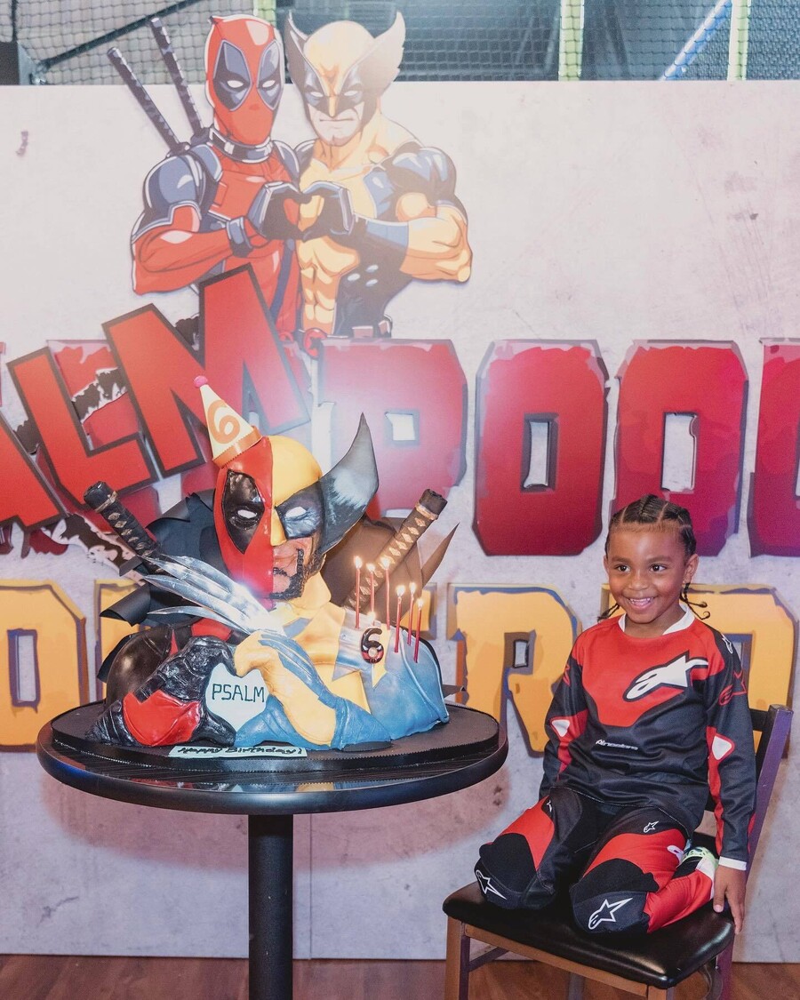 KIM_KARDASHIAN_SON_PSALM_BIRTHDAY_PARTY_5_ba346.jpg