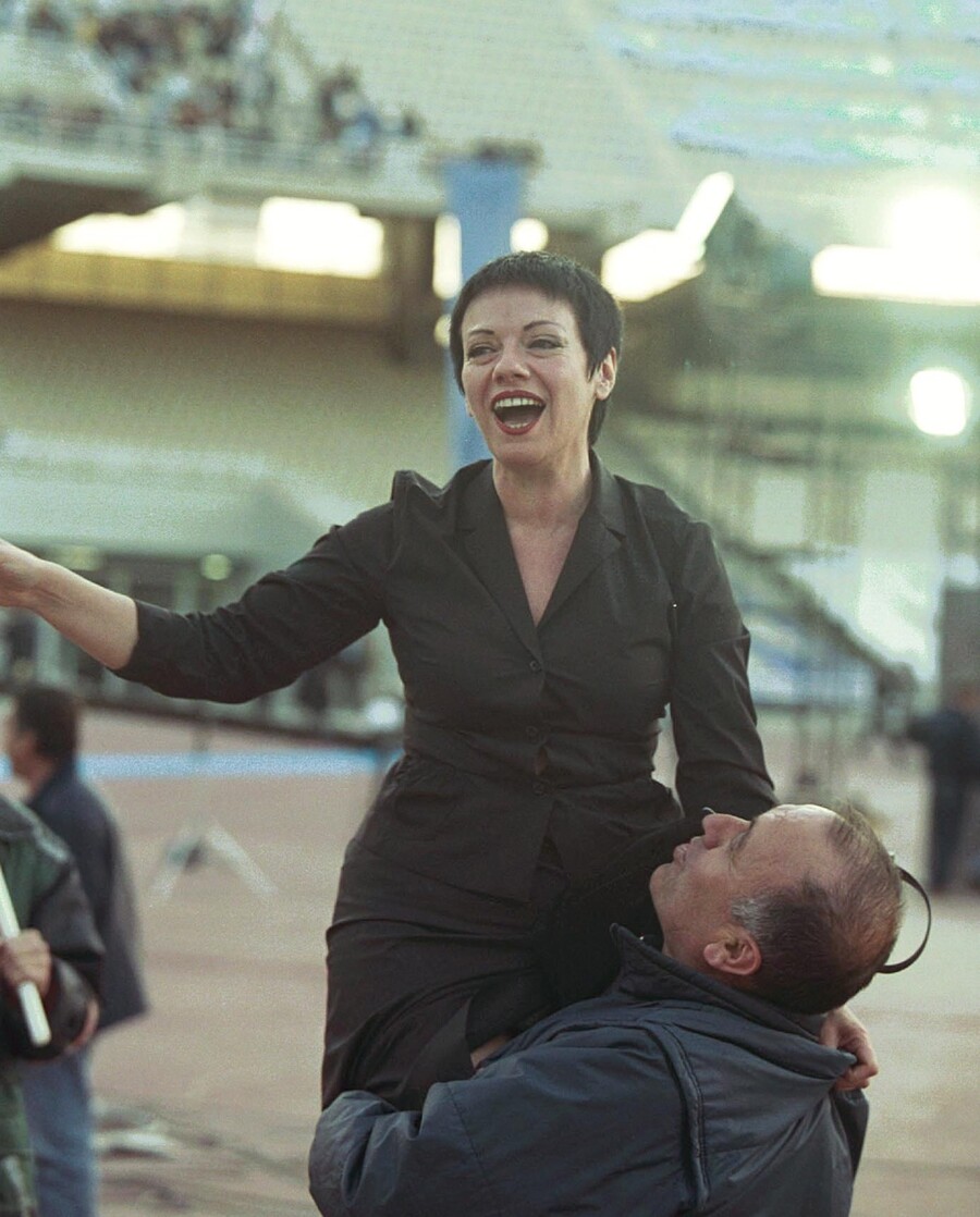 MALVINA_KARALI_23_xronia_xwris_1_d2fc6.jpg