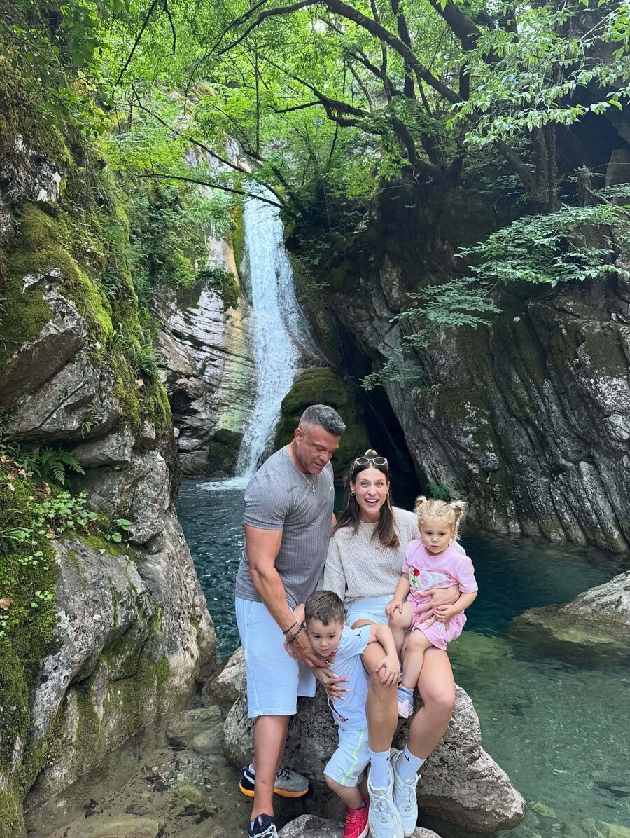 SOMMER_FAMILY_2_a7b0c.jpg