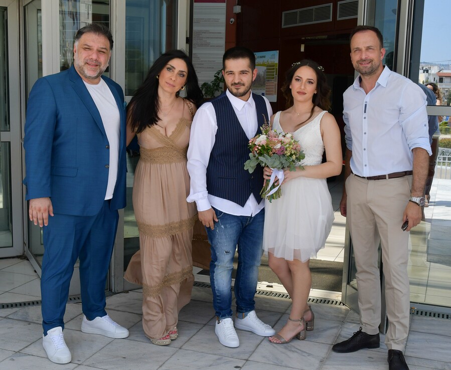 TZWRTZATOS_FAMILY_2_b8422.jpg
