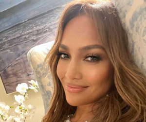 Jennifer Lopez: Το νέο της τραγούδι είναι αφιερωμένο στην επέτειο του γάμου της με τον Ben Affleck – Πώς θα το ακούσεις
