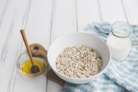 6 DIY μάσκες προσώπου με βρώμη για κάθε τύπο δέρματος