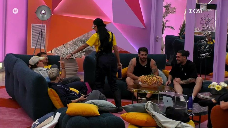 Big Brother: Η παίκτρια που πήρε βαριά την υποψηφιότητα, τα λεφτά, τα ψώνια, η ένταση και ο...βρωμοπόδαρος...
