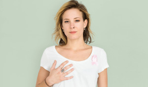 5 από τα πιο αναπάντεχα σημάδια και συμπτώματα του καρκίνου του μαστού που δεν έχουν σχέση με εξογκώματα