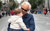 Χάρης Χριστόπουλος: Η τραυματική σχέση με τον πατέρα του, η μεγαλύτερη δοκιμασία ως πατέρας και το μυστικό του γάμου του