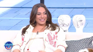Χαμογέλα και πάλι: Η Ευρυδίκη Βαλαβάνη στο πλατό, ο Βασάλος εκτός...