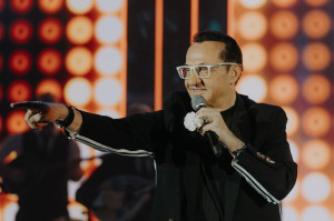 Λευτέρης Πανταζής: Τραυματίστηκε στο κεφάλι - Τι ισχύει με τις εμφανίσεις του στο νυχτερινό κέντρο όπου τραγουδά;