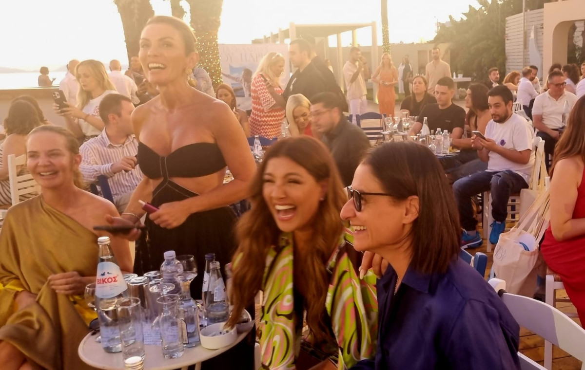 &#039;Ελενα Παπαρίζου: Number One και στον Ικαριώτικο! Έσκισε! (Αποκλειστικό βίντεο)