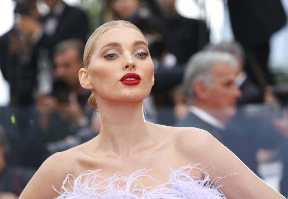 Η Elsa Hosk έδωσε στα μικροσκοπικά γυμναστηριακά σορτσάκια της ένα cottagecore ύφος
