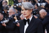 Η “Hairfluencer” Andie MacDowell αλλάζει στυλ στις Κάννες