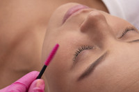 Lash tint: Μπορείς να βάψεις τις βλεφαρίδες σου στο σπίτι;