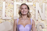 Το "twiggy blonde" pixie κούρεμα της Brie Larson είναι απόλυτα chic και ’60s