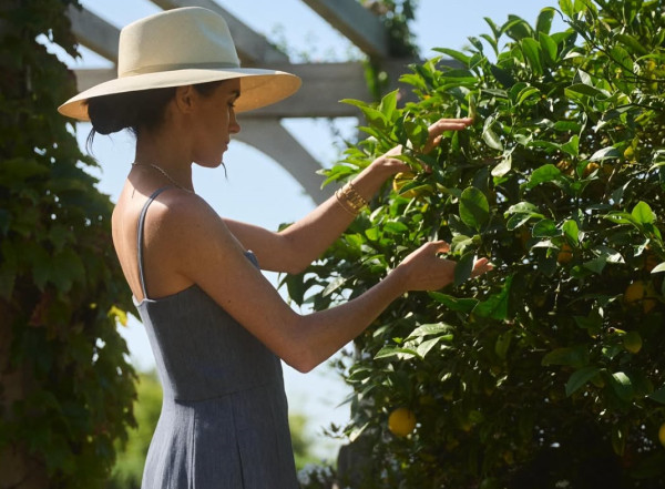Η Meghan Markle μας δείχνει το απόλυτο καλοκαιρινό πεντικιούρ και...μια ματιά στον κήπο της