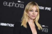 Φοράει η Sydney Sweeney νυφικό στα γυρίσματα του Euphoria;