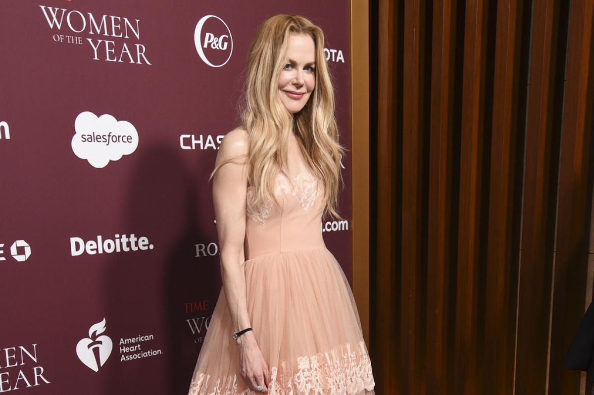 Η Nicole Kidman έδωσε ρεσιτάλ με brat ψηλή αλογοουρά στη συναυλία της Charli XCX