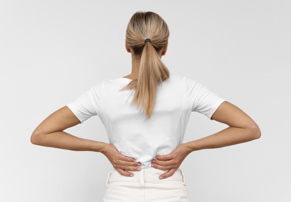 5 καθημερινές συνήθειες που μπορεί να προκαλέσουν πόνο στην πλάτη - και ούτε το φανταζόσουν