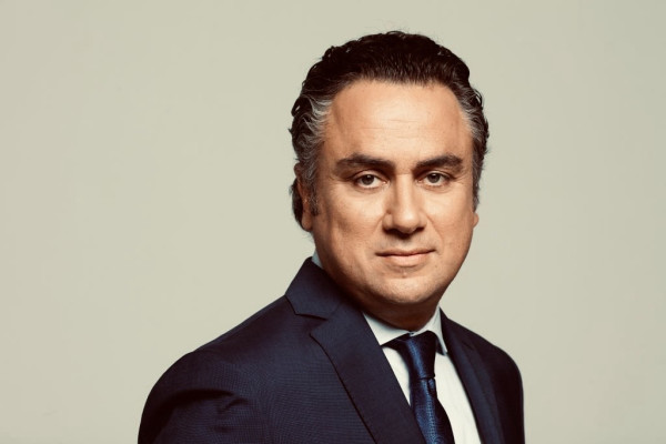 Νίκος Φιλιππίδης: Επιστρέφει στον ΣΚΑΪ από το Μega - Η ανακοίνωση