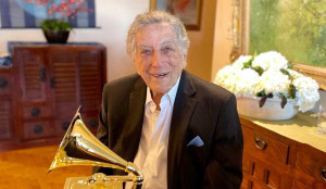 Πέθανε ο θρυλικός τραγουδιστής Tony Bennett στα 96 του χρόνια