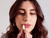 Αυτά τα 5 lip balms με SPF είναι η καλοκαιρινή σου ασπίδα