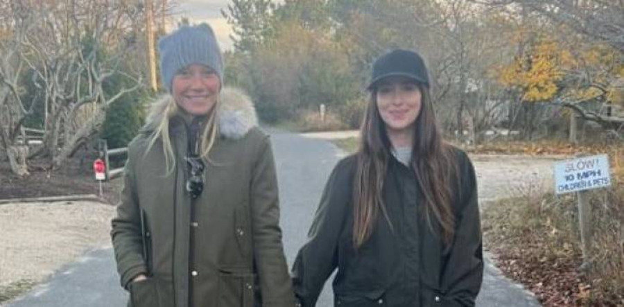 Gwyneth Paltrow- Dakota Johnson: Η πρώην και η νυν του Chris Martin είναι πολύ καλές φίλες και αυτή η φωτογραφία το αποδεικνύει