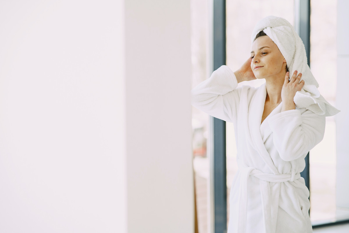 3 λόγοι για τους οποίους πρέπει να πλένεις το πρόσωπο σου μετά από το ντους