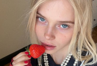 Milkshake Blonde: Το πιο δροσερό και κρεμώδες hair trend καλοκαιριού
