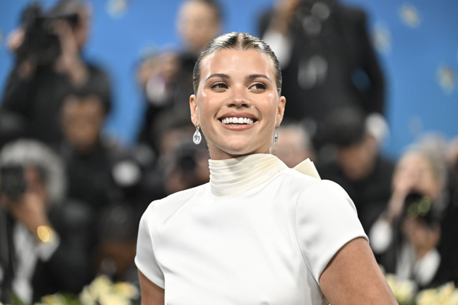 Ghost lashes: Το beauty trend που κυριάρχησε στο κόκκινο χαλί του Met Gala 2025