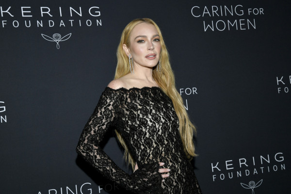 Η Lindsay Lohan ποζάρει χωρίς μακιγιάζ και μας δείχνει νέες φωτογραφίες με τον 2χρονο γιο της