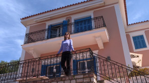 Δώρα Χρυσικού: Ξενάγησε το Όπου υπάρχει Ελλάδα στην Ιθάκη και εξήγησε γιατί δεν πήγε στο νησί της το καλοκαίρι των χημειοθεραπειών