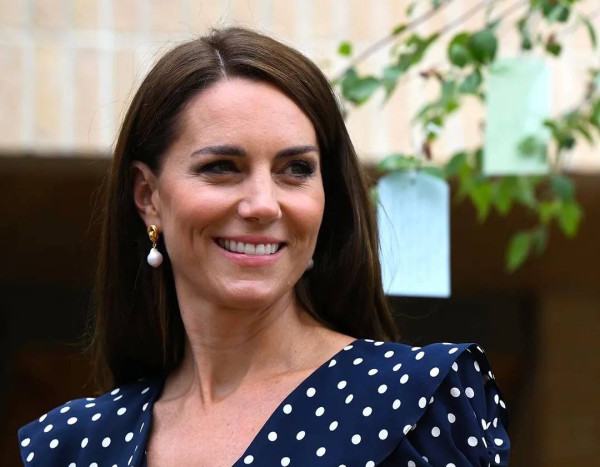 Kate Middleton: Ο φακός την «τσάκωσε» πρώτη φορά μετά το χειρουργείο της σε μια μέχρι και στημένη στιγμή