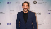 Αντίνοος Αλμπάνης: Η φιλοσοφία ζωής του, η αγωνία που δεν έχει και σε τι δεν μπορεί να αντισταθεί