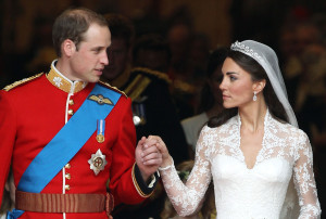 Πρίγκιπας William: Viral video αποκαλύπτει τη μυστική γλυκιά συζήτηση με την Kate Middleton την ημέρα του γάμου τους