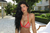 Kylie Jenner, το πριν και το μετά: Μια πλαστική χειρουργός εξηγεί μία μία τις επεμβάσεις που έχει κάνει μέχρι σήμερα