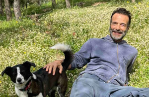 Θανάσης Ευθυμιάδης: Δίνει τη «φυσική θεραπεία» στις κακές ειδήσεις ώστε να κοιμάσαι καλύτερα το βράδυ