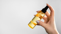 Body mists vs Αρώματα: Τι να προτιμάς τους καλοκαιρινούς μήνες και γιατί