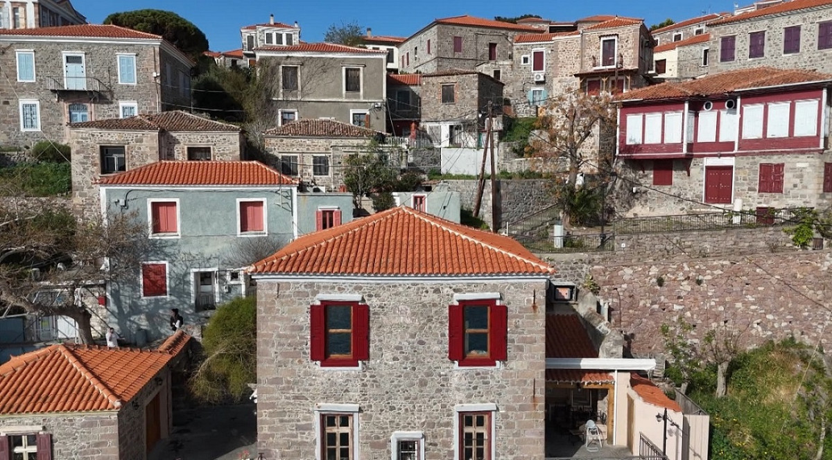 Όπου υπάρχει Ελλάδα: Αγιάσος, το χωριό όπου μιλούν την αιολική διάλεκτο και τρέλαναν τη ρεπόρτερ της εκπομπής