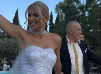 Ευρυδίκη Παπαδοπούλου: Μόλις παντρεύτηκε! Η στιγμή που o πατέρας της την πηγαίνει νύφη και ο χορός με τον σύζυγό της