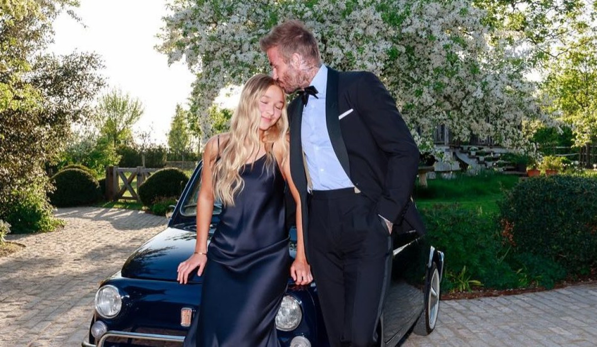 Daddy&#039;s girl! Ο David Beckham άφησε την Harper να τον βάψει! (με τις οδηγίες της γυναίκας του)