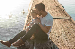 Γιορτή του πατέρα: 10 πράγματα που κάνει ένας μπαμπάς και γίνεται ακόμη καλύτερος