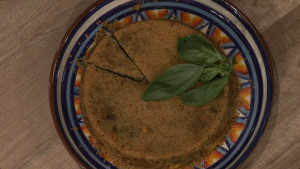 Μια διαφορετική πίτα χωρίς φύλλο αλλά με κρούστα από παξιμάδι! Πατατοσπανακόπιτα ανάποδη