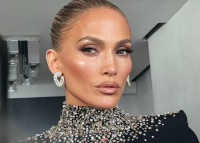 Το κομψό french mani της Jennifer Lopez που θα θες να αντιγράψεις αυτή την άνοιξη